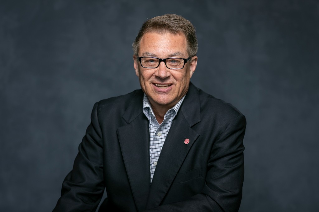 Dr. Rob Kwortnik headshot